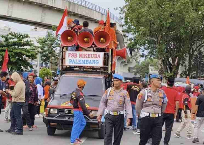 Peringatan May Day, Ribuan Buruh Tiba di Gedung DPRD Sumsel