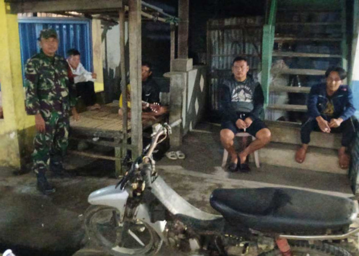 Warga Lahat Bisa Tidur Nyenyak! Babinsa Kikim Rela Sisir 2 Desa Sekaligus di Tengah Malam