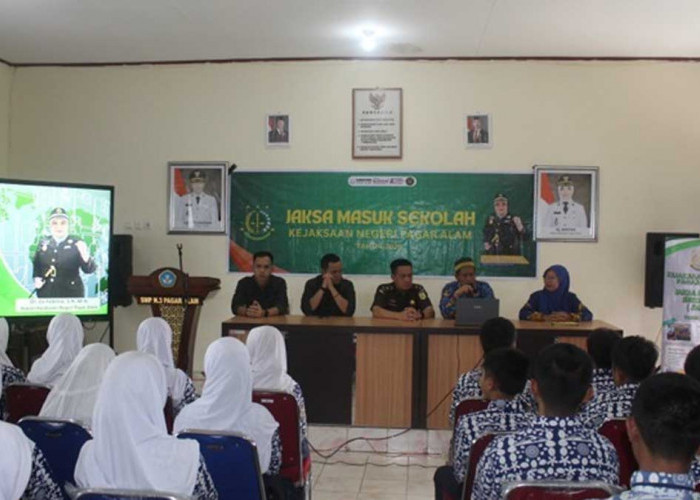Waspada Jempolmu! Jaksa Pagar Alam Ingatkan Siswa SMP Bahaya Hukum Cyber Bullying