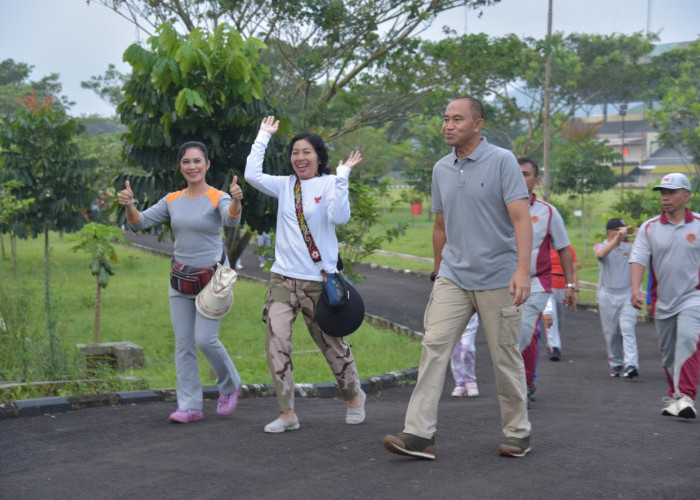 Olahraga Bersama Meriahkan Family Gathering Keluarga Besar Pusdiklat Bela Negara Badiklat Kemhan