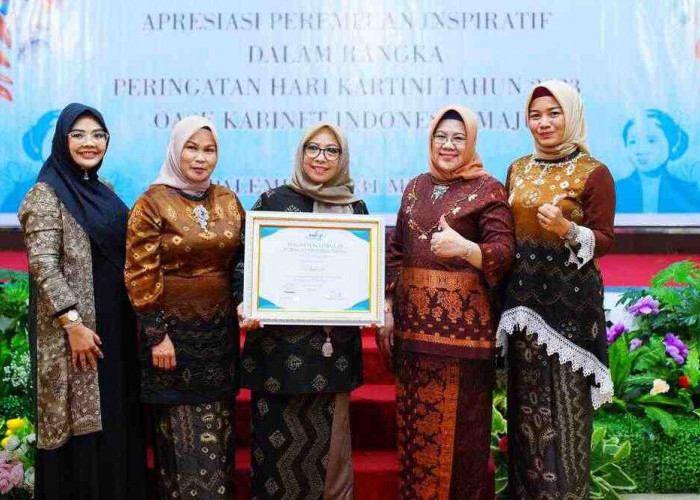 HEBAT! Kartini Asal Muba Raih Penghargaan dari Gubernur Sumsel