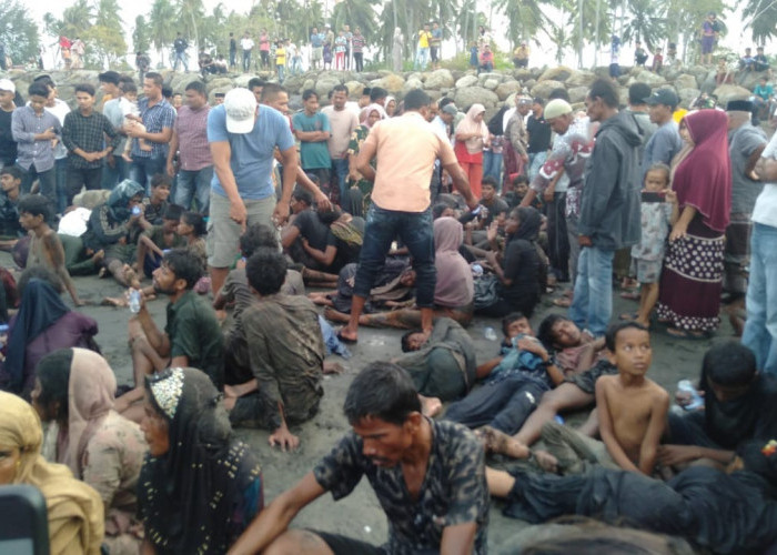 Miris! Pengungsi Rohingya Terdampar di Aceh, Kondisi Lemas Kekurangan Makan