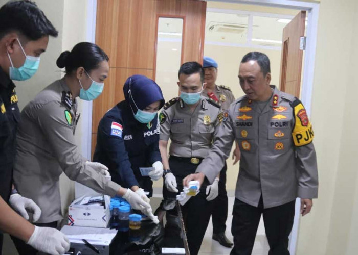 Geger! Kapolda Sumsel Mendadak Tes Urine Wakapolda & Pejabat Utama, Ada Apa?
