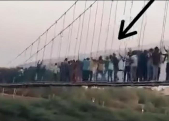  Jembatan Gantung Ambruk saat Festival Deepavali di India, 132 Orang Tewas