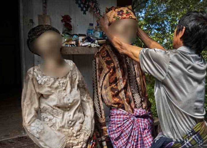 5 Tradisi Unik di Indonesia, Nomor 4 Pakaikan Baju Baru pada Orang yang Telah Meninggal
