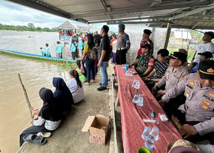 Seru! 35 Tim Adu Cepat di Lomba Perahu Bidar Mini Ogan Ilir, Sungai Ogan Jadi Lautan Penonton