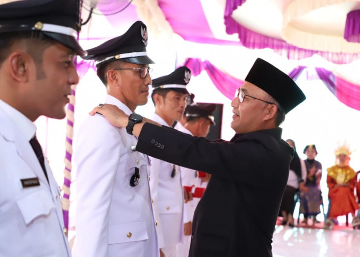 PJ Bupati Muba Lantik Langsung Adik Kandung Kades Terpilih