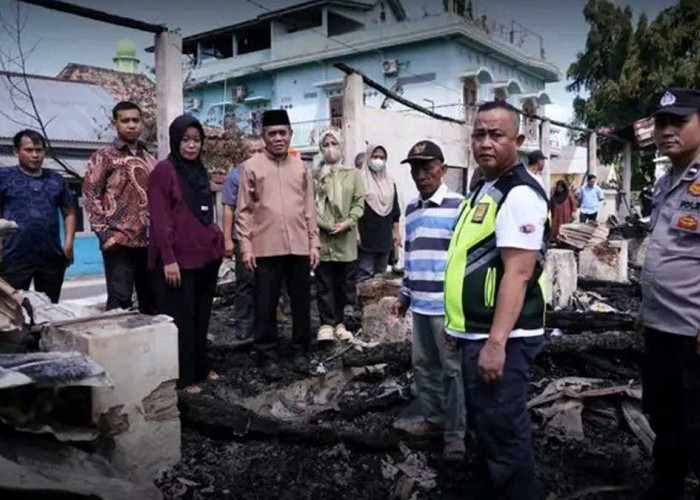 Misteri Kebakaran Gedung Tua Ogan Ilir, Polisi Bongkar Sisa Arang Cari Titik Awal Munculnya Api