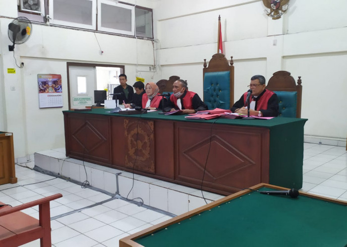   Pukul Perempuan di SPBU, Mantan Anggota DPRD Palembang Divonis 4 Bulan Penjara