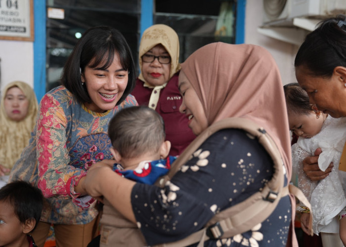 AKSI NYATA! Kilang Plaju Sebar Paket PMT bagi Ratusan Balita dan Ibu Hamil di Sungai Rebo!