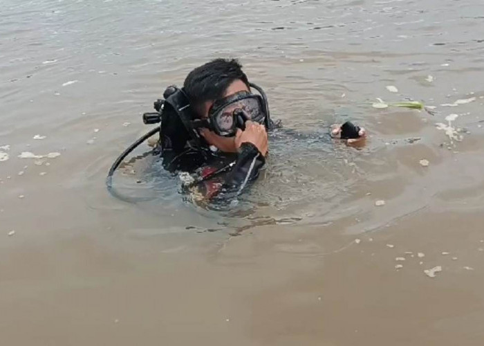 Turunkan Tim Penyelam, Basarnas Cari Bocah Tenggelam di Sungai Borang Palembang