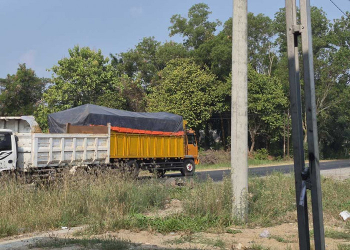 Kian Meresahkan! Warga Martapura Protes Truk Batu Bara Nekat Melintas di Jam Sibuk Sekolah