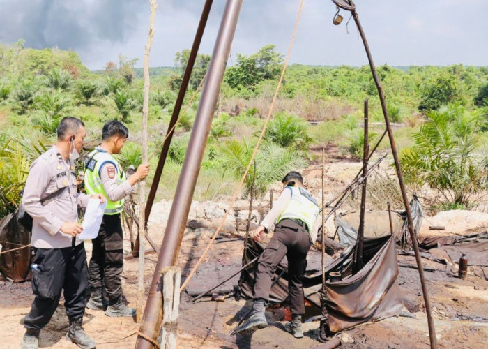 Satgas Gakkum Minyak dan Masakan Ilegal Muba Langsung Bertindak, Tutup 93 Sumur di Sungai Parung