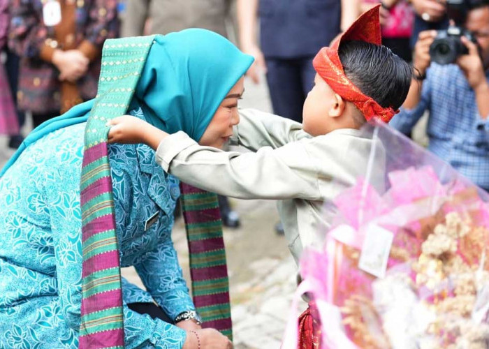 Feby Deru Ajak Perempuan Ogan Ilir 'Melek' Teknologi: Manfaatkan Gadget untuk Cuan dan Gerakkan Ekonomi Keluar