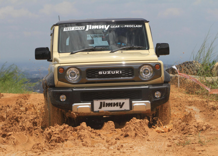 Suzuki Jimny 5-Door Raih Penghargaan Mobil Terbaik 2024, Ini Fitur Andalannya!