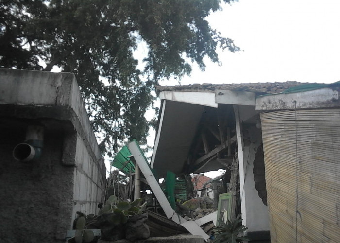 Waspada Gempa Susulan, BNPB Imbau Warga Ciancur Jangan Memasuki Rumah
