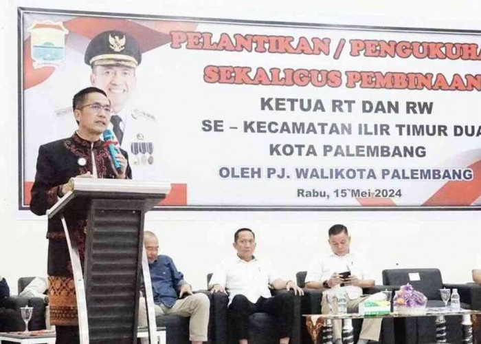Pj Walikota Palembang Ratu Dewa Lantik RT dan RW Se-Kecamatan Ilir Timir II, Kenaikan Insentif Lagi Dirumuskan