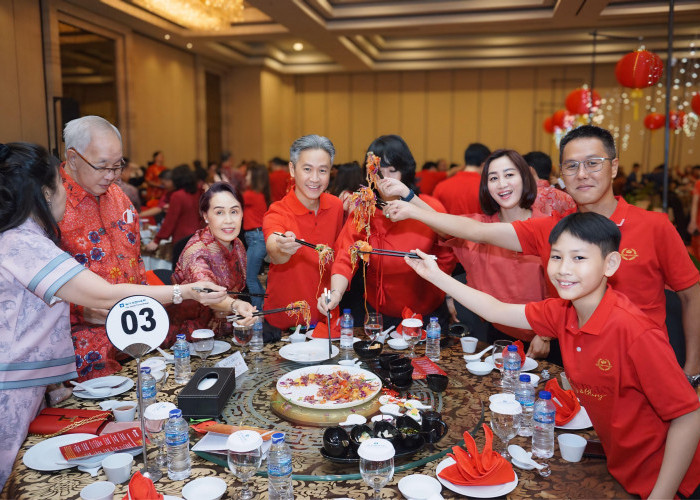 Meriahkan Tahun Baru Imlek di Wyndham Opi Hotel Palembang dengan Yu Sheng dan Hidangan Spesial