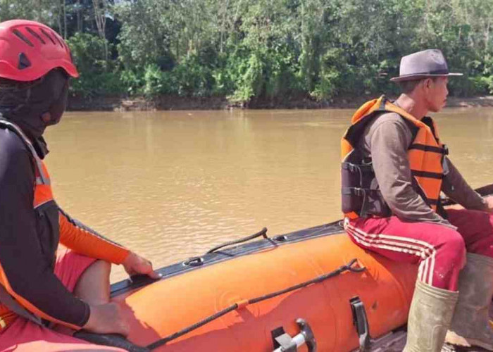 Perahu Getek Pasutri Asal Ogan Ilir Ini Dihantam Ombak, Istrinya Hilang di Sungai Ogan