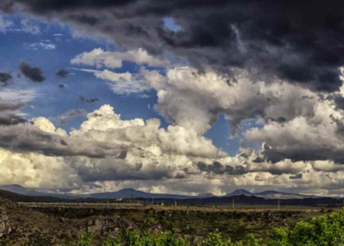 Prakiraan Cuaca BMKG 12 Januari 2026: Palembang Berawan, OKU Hujan Ringan, Muratara Hujan Sedang