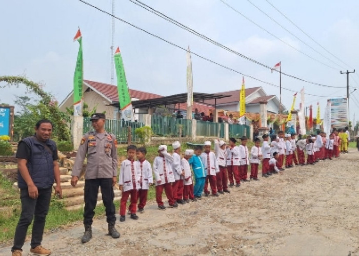 Polsek Plakat Tinggi Amankan Kunjungan Ketua TP PKK Sumsel dan Muba di Desa Sialang Agung