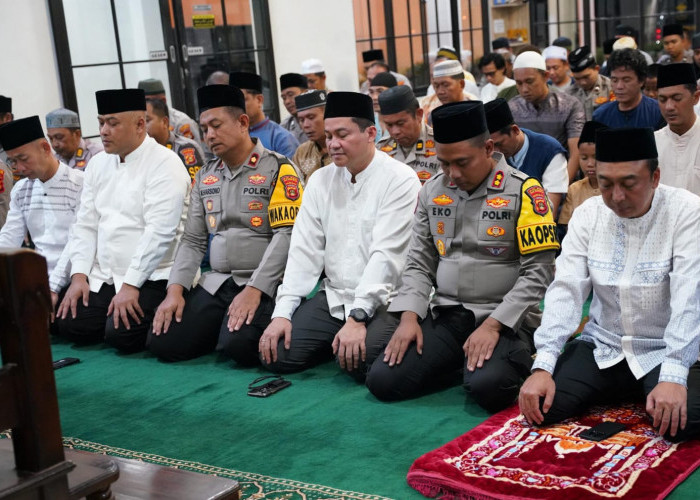 Safari Ramadan di OKI, Kapolda Sumsel Instruksikan Personel Optimalkan Pelayanan Publik