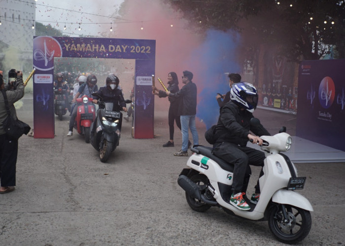 Rayakan Ulang Tahun Yamaha, Thamrin Brother Sunmori Bareng 200 Motor Yamaha di Palembang
