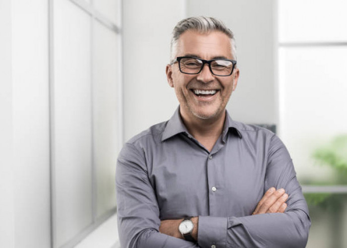 Pakaian Pria Sejati! 5 Jenis Kemeja Ini Wajib Dimiliki untuk Tampil Gaya