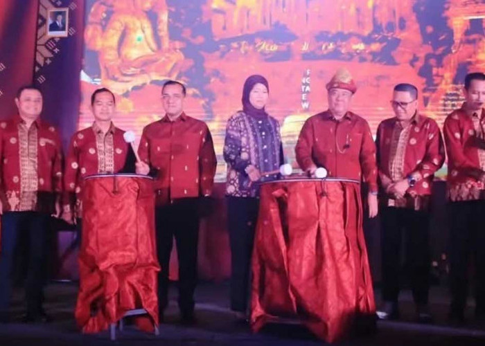Hadiri Opening Ceremony Festival Sriwijaya, dr Sheila Dorong Wastra Lokal Naik Kelas