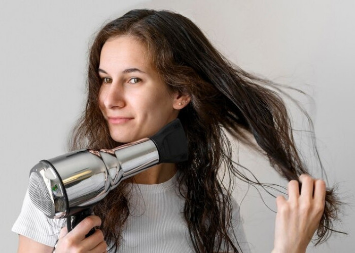 7 Hair Dryer Low Watt Kualitas Terbaik, Mengeringkan Rambut Anti Ribet Tanpa Bikin Rambut Rusak
