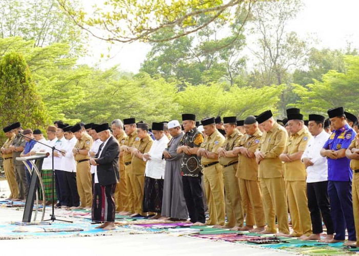 Bupati Enos Ajak Warga Shalat Istisqa dan Waspada: Sekolah Bisa Diliburkan Daring Jika Kualitas Udara Memburuk