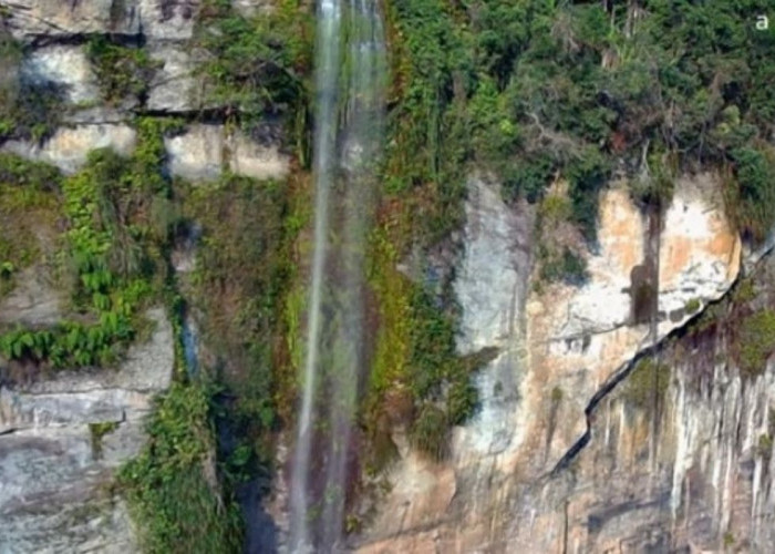 10 Air Terjun Terfavorit di Kota Padang, Ketinggiannya Ada yang Mencapai 150 Meter