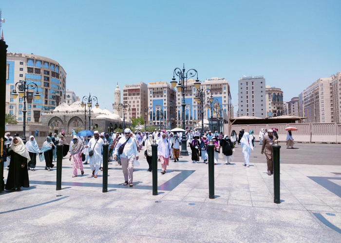 Suhu Capai 42 Derajat Celcius di Makkah, Ini APD yang Boleh Digunakan Jemaah Haji 
