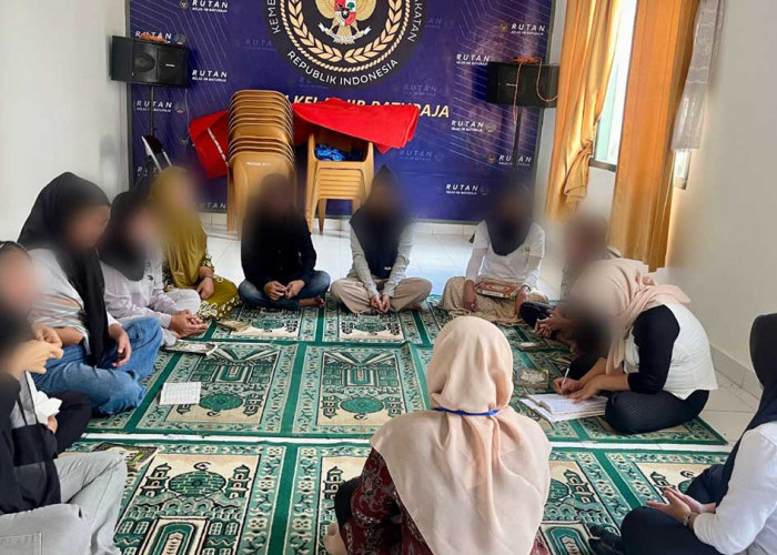 Intip Suasana Sejuk Masjid Baitul Ghafur: Saat Warga Binaan Baturaja Larut dalam Doa