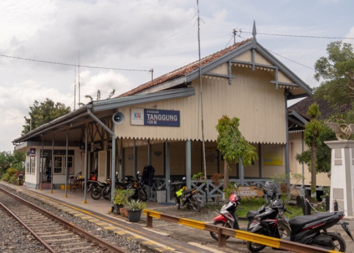 5 Stasiun Tertua yang Aktif di Indonesia, Ada yang Berumur 159 Tahun, Stasiun Kertapati Termasuk Gak?