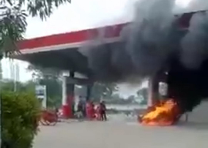 Motor Thunder Terbakar di SPBU Lubuk Linggau, Videonya Viral di Medsos