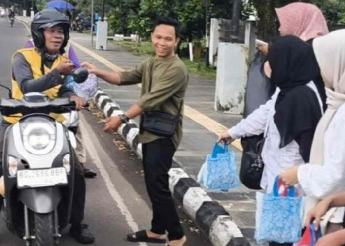 Solidaritas Tanpa Batas: Tim Disnakertrans Muba dan DWP Kompak Berbagi Takjil