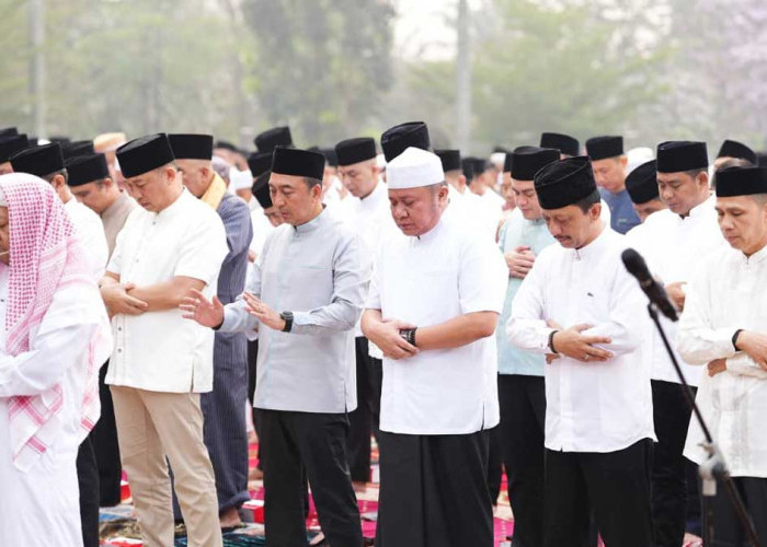 Bukan Waktunya Saling Salahkan: Herman Deru Ajak Masyarakat Perkuat Gotong Royong dan Doa Turunkan Hujan
