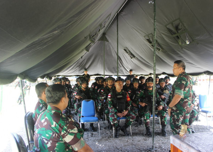 Pangdam II/Swj Kunjungi Satgas Pamtas RI-PNG Yonif Raider 142/KJ di Papua
