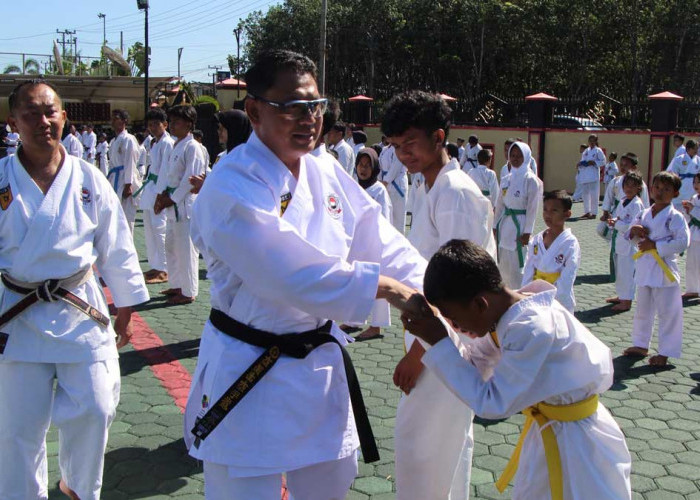 HUT Bhayangkara ke-80: Strategi Kapolres OKU Timur Perkuat Kamtibmas Lewat Olahraga Karate