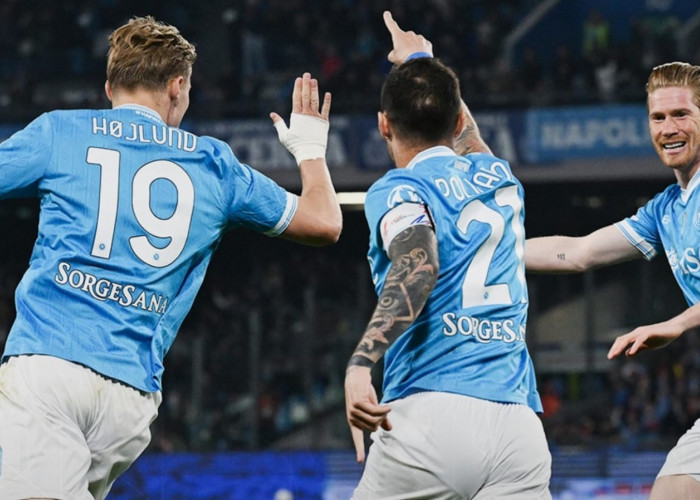 Napoli 2-1 Lecce: Gol Politano Meningkatkan Harapan Tuan Rumah Menuju Empat Besar