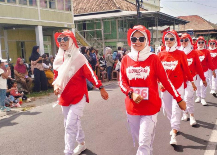 CAKEP! Srikandi PWI OKI Ramaikan Lomba Gerak Jalan Ketepatan Waktu HUT Ke-79 RI