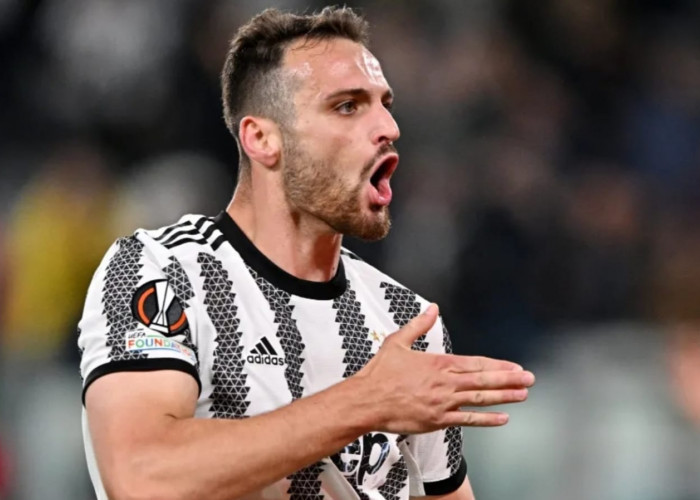 Bek Juventus Memilih Tinggalkan Turin Bergabung Klub Rival Meskipun Status Pinjaman