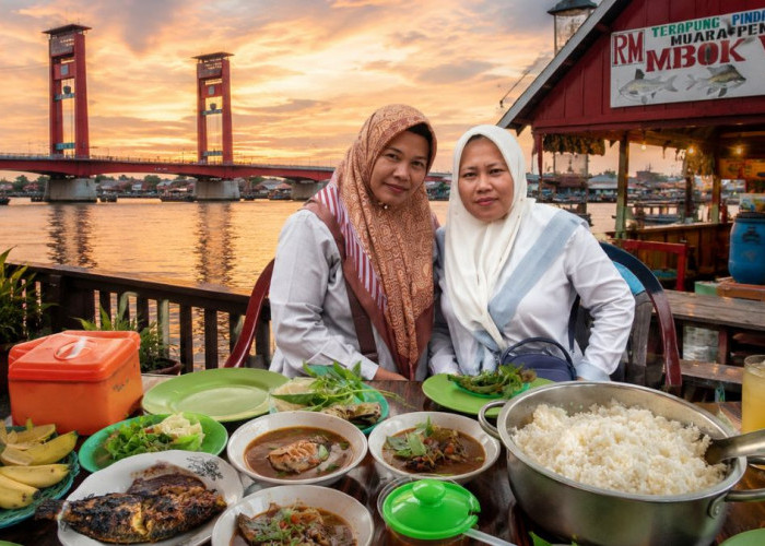 Bukan Rumah Makan Biasa! Warung Terapung di Palembang Ini Sajikan Pindang Lezat Berlatar Jembatan Ampera
