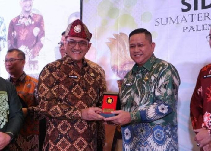 Pj Wako LubukLinggau H Koimudin Terima Penghargaan Siddhakarya  Tingkat Provinsi Sumsel 2024