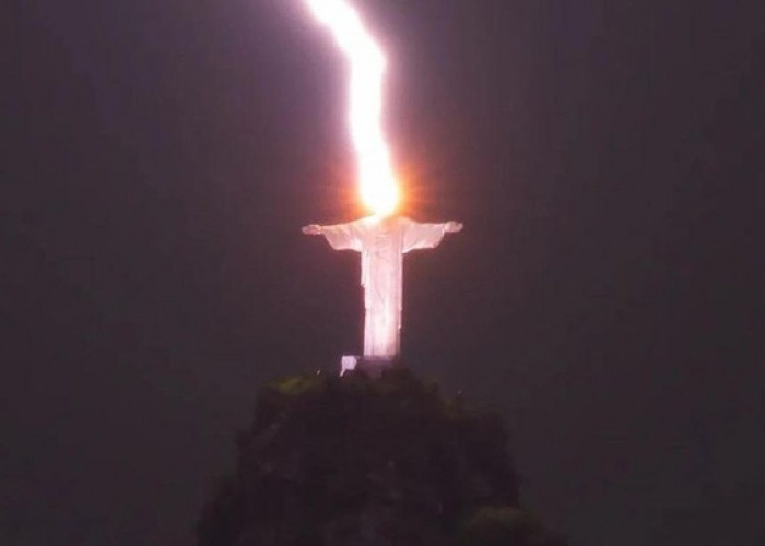 Viral, Patung Raksasa Yesus Kristus di Brasil Tersambar Petir, Ternyata Sering Terjadi