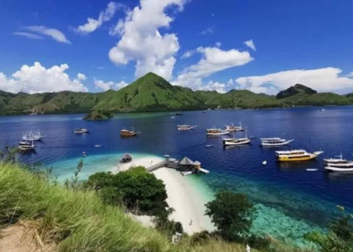 8 Rekomendasi Destinasi Wisata Terbaik di Laboan Bajo, dari Goa Cantik hingga Pemandangan Laut Bikin Takjub