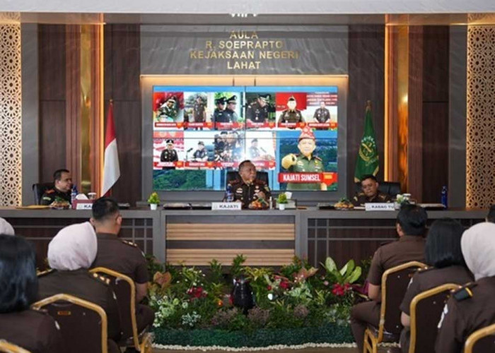 Kajati Sumsel 'Sidak' Kejari Lahat: Pantau Kualitas Pelayanan Hingga Ketertiban Administrasi!