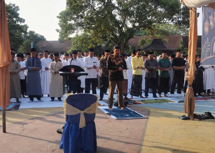 Bermunajat Minta Turunkan Hujan: Ratusan Siswa dan Guru SMPN 1 Lahat Selatan Gelar Salat Istisqa Bersama