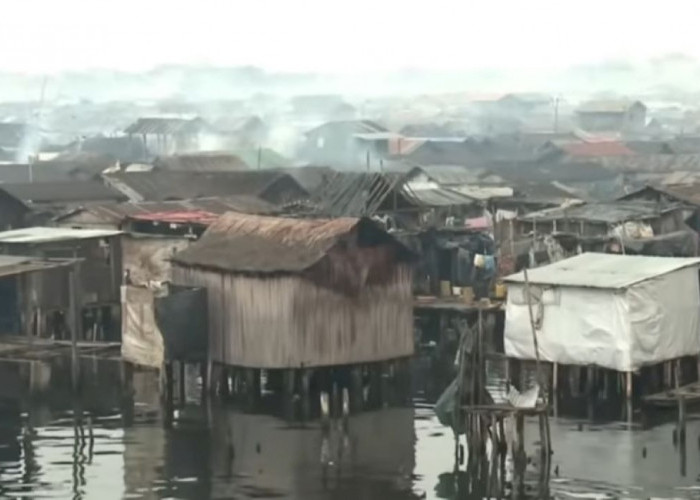 Adanya di Nigeria: Makoko Kota Terapung Terkumuh di Dunia, Airnya Hitam dan Berminyak, tapi Ramai Wisatawan